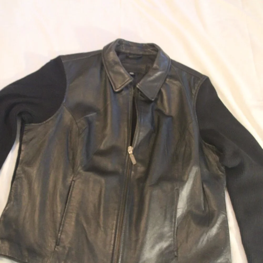 Jacket, leather with knitted sleeves and back. Size L. Jaclyn Smith. Good. - Picture 8 of 10